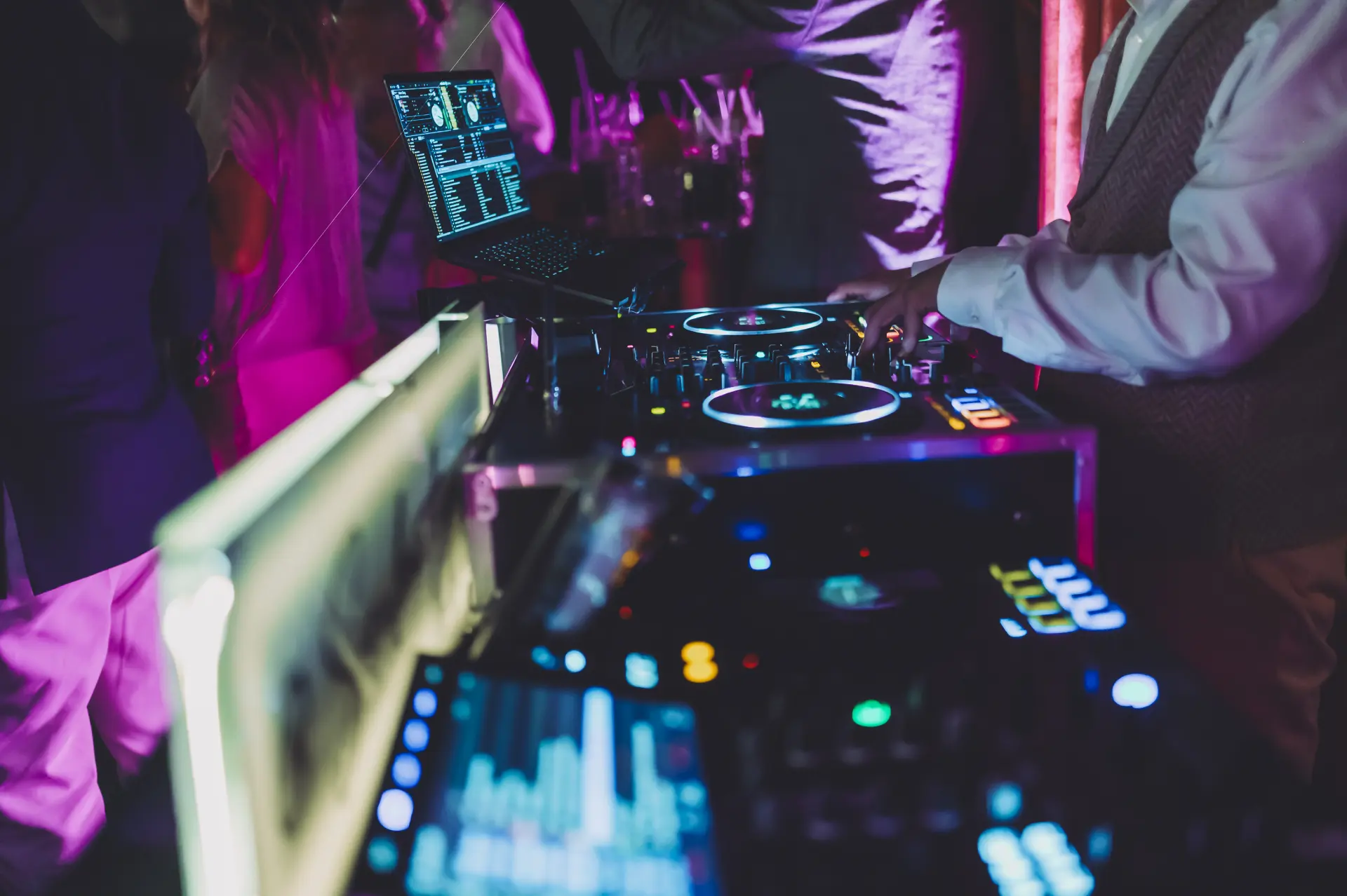 DJ Team
